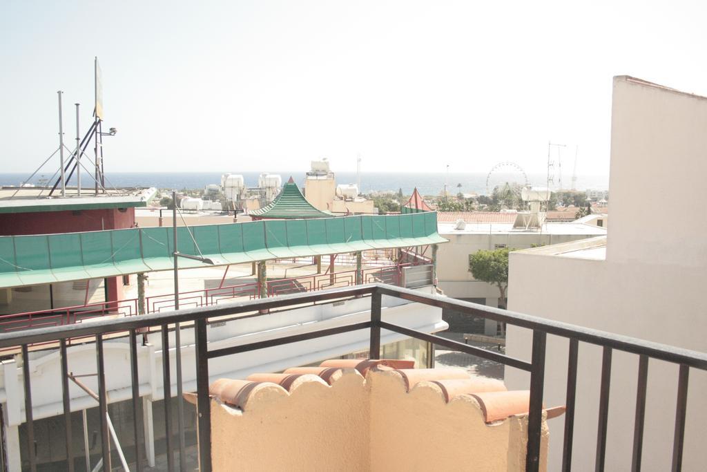 Cinderella Flats Apartament *